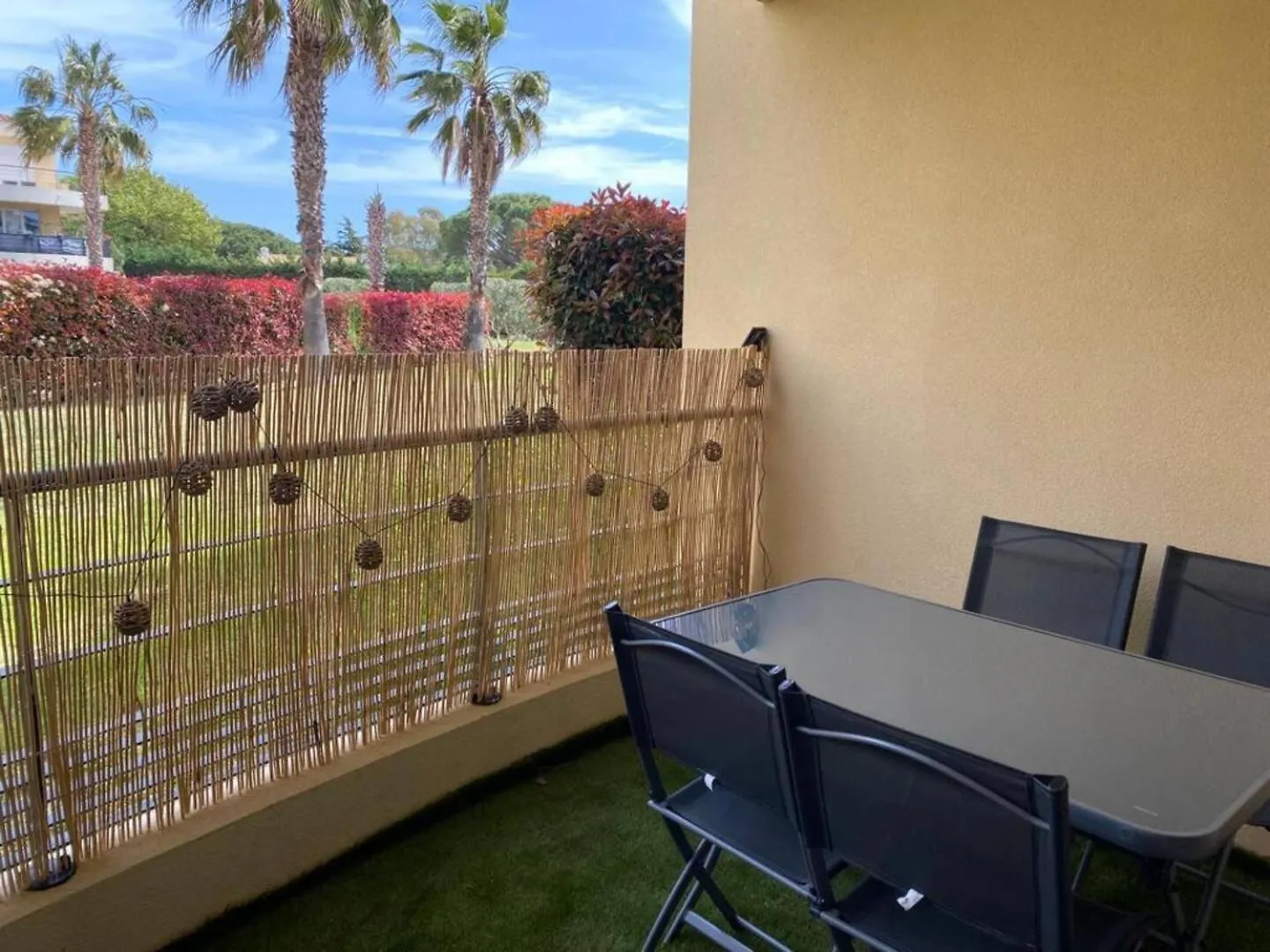 Appartement 2-4 Pers, Piscine & Proche Plages La Seyne-sur-Mer 0*,  France